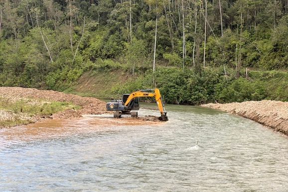 Botuver&aacute; inicia obra de preven&ccedil;&atilde;o e desassoreamento do Itaja&iacute;-Mirim no Ribeir&atilde;o do Ouro