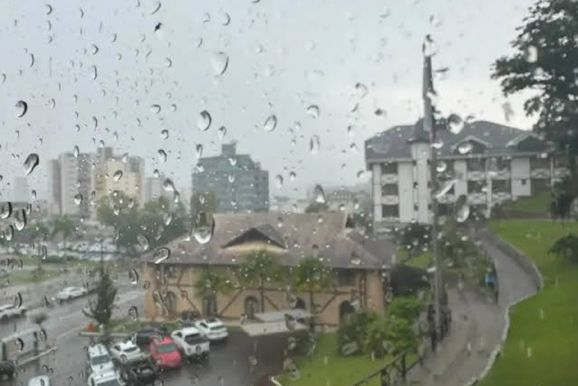 Defesa Civil alerta para temporais e chuva intensa em Brusque at&eacute; segunda