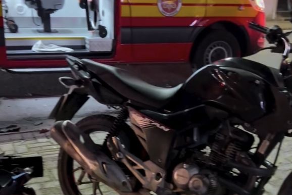 Motociclista fica ferido ap&oacute;s colis&atilde;o frontal em Brusque