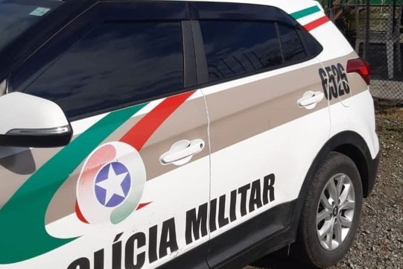Mulher &eacute; assassinada a facadas dentro de casa em SC; suspeito &eacute; preso em flagrante 