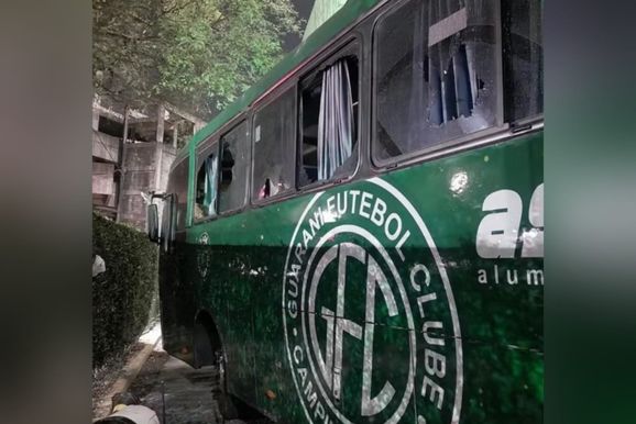 &Ocirc;nibus do Guarani &eacute; apedrejado ap&oacute;s empate com Brusque e elimina&ccedil;&atilde;o na S&eacute;rie C