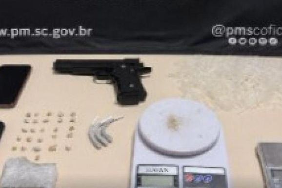PM desmantela ponto de tr&aacute;fico e prende dois jovens no Azambuja