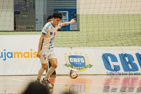 Barateiro vence duelo de ida das quartas da LFF e fica a um empate da semi