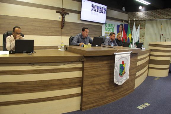 C&acirc;mara de Brusque aprova proposta que obriga prefeito a apresentar resultados da gest&atilde;o
