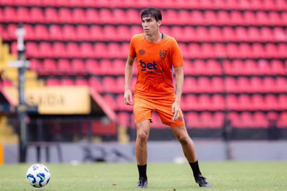 Emprestado pelo Brusque, Biel pode ser comprado pelo Sport por R$ 2 milh&otilde;es