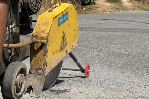 Obras alteram tr&acirc;nsito nas ruas S&atilde;o Pedro e Santa Cruz em Brusque; veja hor&aacute;rios