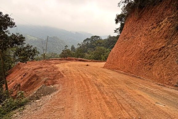Prefeitura de Botuver&aacute; inicia obra de adequa&ccedil;&atilde;o em trecho da SC-486