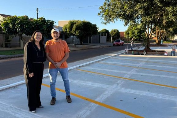 Prefeita de Caarap&oacute; entrega estacionamento e anuncia nova pra&ccedil;a no Santa Marta