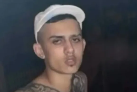 Trio armado invade casa e sequestra jovem de 19 anos em MS