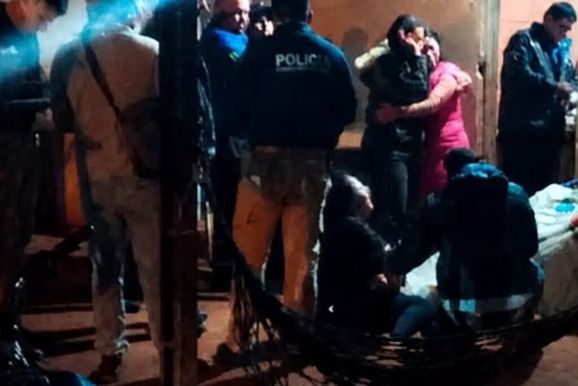 Homem de 56 anos &eacute; morto a tiros enquanto dormia na varanda de casa na fronteira