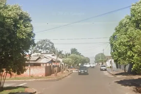 Motociclista morre ap&oacute;s ser atingida por caminh&atilde;o em cruzamento de Navira&iacute;
