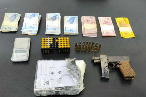 Suspeito de homic&iacute;dio cometido durante invas&atilde;o de resid&ecirc;ncia em MS &eacute; preso pela pol&iacute;cia