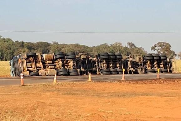 Vazamento de etanol mant&eacute;m BR-436 bloqueada at&eacute; esta quinta-feira em MS