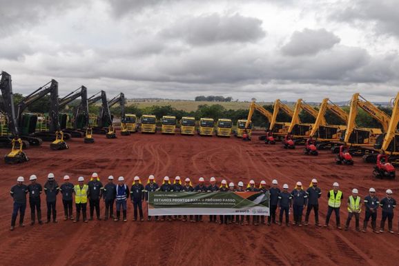 Arauco recebe primeiras m&aacute;quinas para suas opera&ccedil;&otilde;es florestais em MS