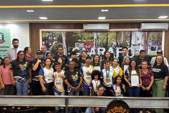C&acirc;mara homenageia alunos, atletas e profissionais da APAE por conquistas