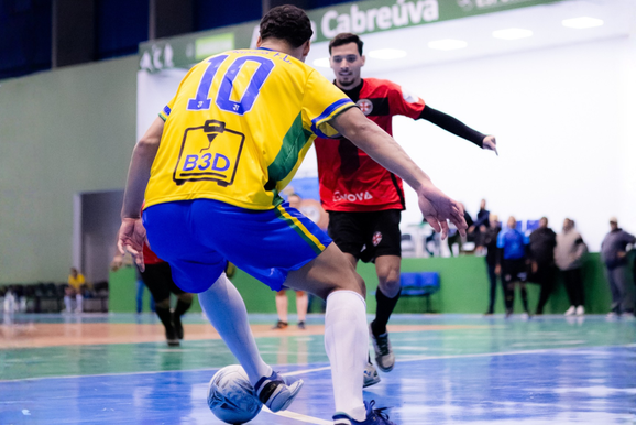 Copa Amador de Futsal pega fogo com goleada de 10 a 2