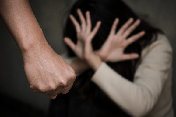 Pesquisa revela que 54% das brasileiras j&aacute; sofreram viol&ecirc;ncia em relacionamentos