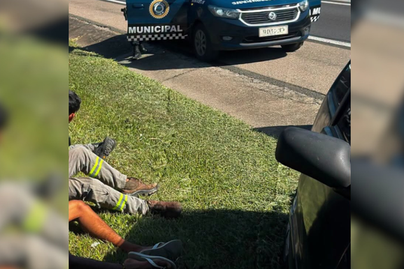 Trio foge de carro no Pinhal, rompe cancela de ped&aacute;gio da Dom Gabriel e &eacute; detido