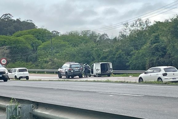 Tentativa de roubo a ind&uacute;stria termina com tr&ecirc;s mortos em confronto com a PM