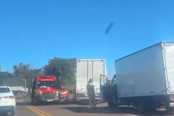Caminhoneiro de Canoinhas fica ferido em acidente no Paran&aacute;