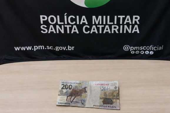 Com&eacute;rcio deve redobrar cuidado ao receber dinheiro em esp&eacute;cie