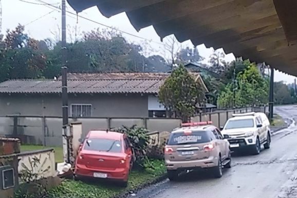 Roubo de t&aacute;xi come&ccedil;a em Bela Vista do Toldo e termina com pris&atilde;o em Canoinhas