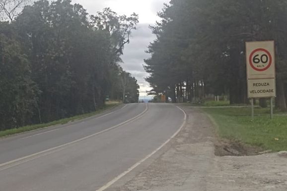 Novo radar de velocidade &eacute; instalado na BR-280 em Canoinhas