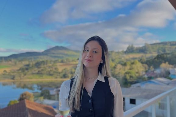 1&ordf; Princesa de Timb&oacute; Grande, Izabelly Stuber falece ap&oacute;s ser atropelada em Ca&ccedil;ador