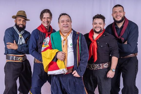 Grupo Rodeio anima festa do Sagrado Cora&ccedil;&atilde;o de Jesus em Taunay