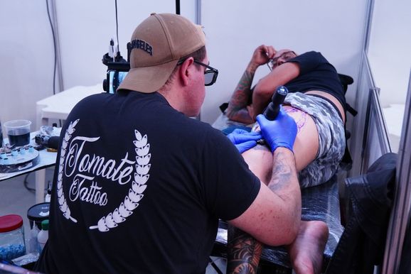 2&ordm; Casa Branca Tattoo Fest re&uacute;ne tatuagem, skate, m&uacute;sica e cultura urbana em Casa Branca