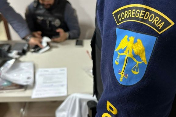 Policiais da regi&atilde;o Oeste envolvidos em esquema de corrup&ccedil;&atilde;o s&atilde;o alvos do GAECO