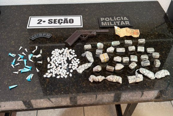 Jovem de 20 anos &eacute; preso por suspeita de tr&aacute;fico de drogas em Afonso Cunha