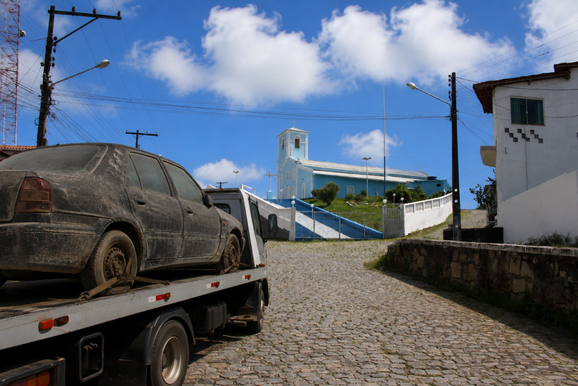 Conde intensifica a&ccedil;&otilde;es contra ve&iacute;culos abandonados em vias p&uacute;blicas