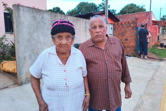 Inc&ecirc;ndio destr&oacute;i casa em Cruzeiro do Oeste e fam&iacute;lia pede ajuda