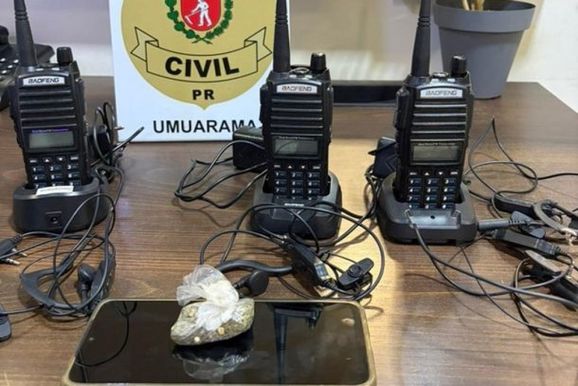Jovem &eacute; preso com drogas e objetos furtados