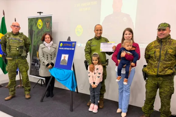 Sargento Teles &eacute; homenageado como Policial Destaque em Umuarama