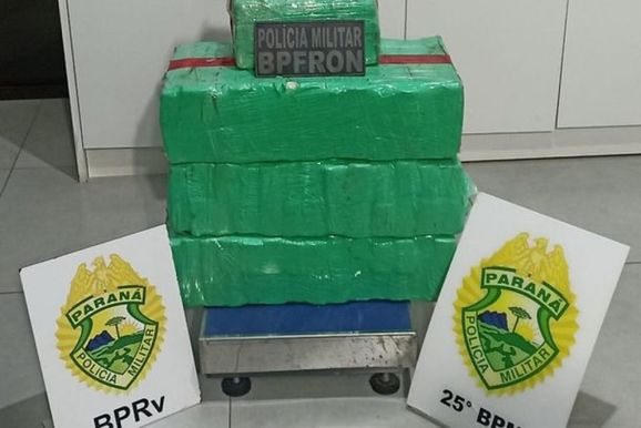 Acidente revela carga de 50 kg de maconha e termina em pris&atilde;o