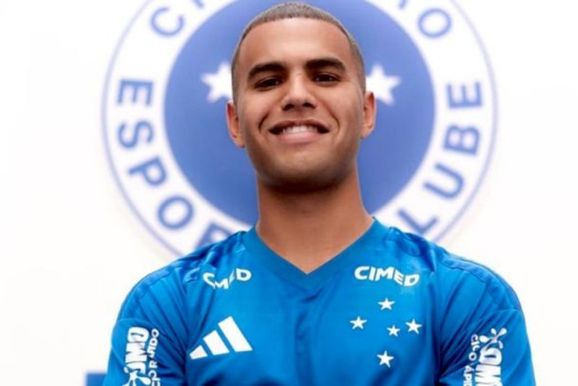 De Umuarama para o Brasil: Jo&atilde;o Costa &eacute; anunciado pelo Cruzeiro