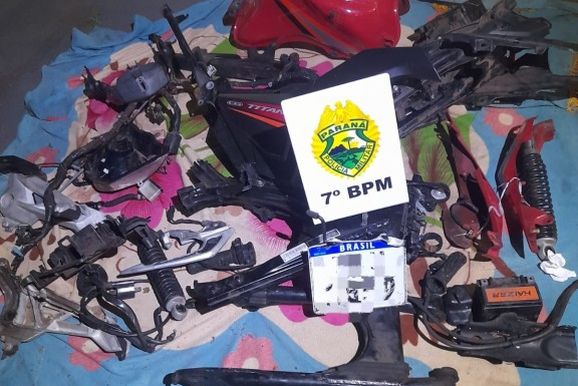 Pe&ccedil;as de moto furtada s&atilde;o encontradas em bueiro de Cruzeiro do Oeste