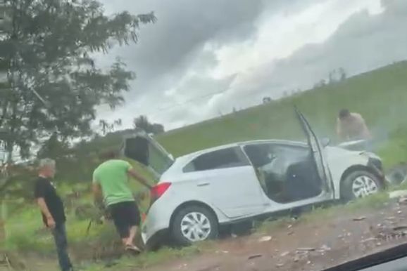 Acidente envolvendo quatro carros mobiliza cinco ambul&acirc;ncias pr&oacute;ximo ao Cruzeir&atilde;o