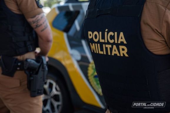 Homem em surto bate carro contra oficina e atinge ve&iacute;culos
