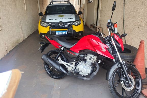 Fiscaliza&ccedil;&atilde;o da PM flagra condutor sem CNH e apreende moto em Cidade Ga&uacute;cha