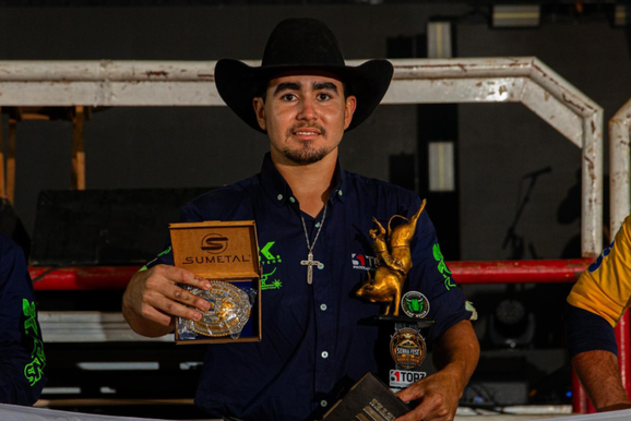 Matheus Marques vence rodeio em S&atilde;o Jer&ocirc;nimo da Serra e garante vaga para Barretos 2027