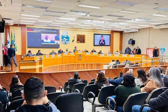 C&acirc;mara aprova reajuste de 4,11% e vale-alimenta&ccedil;&atilde;o de R$ 605 para os servidores 