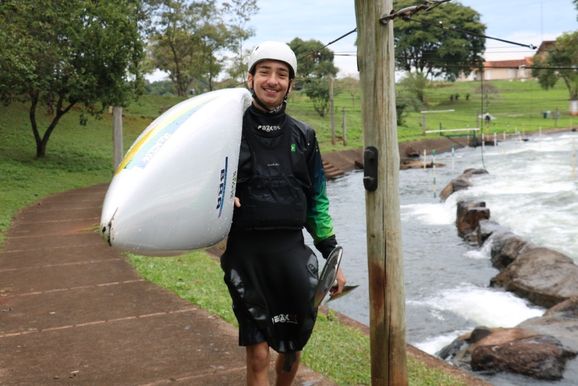 De Foz para o Mundial: jovem do Meninos do Lago embarca para desafio na Pol&ocirc;nia