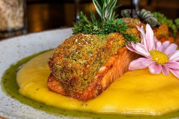 Foz Plaza Hotel prepara jantar especial para celebrar o amor no Dia dos Namorados