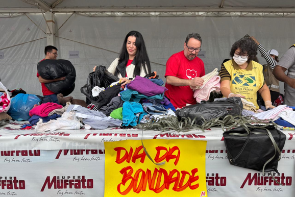 Foz recebe Dia da Bondade com doa&ccedil;&otilde;es, atendimento &agrave; comunidade e atra&ccedil;&otilde;es gratuitas