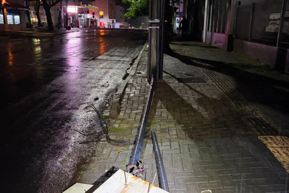 Homem &eacute; surpreendido pela Guarda Municipal enquanto furtava fios no Centro