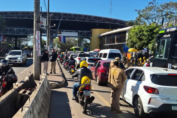Autoridades do Paraguai intensificam fiscaliza&ccedil;&atilde;o de menores na Ponte da Amizade