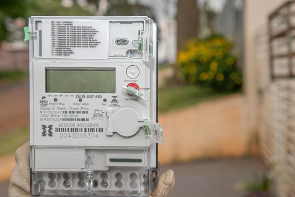Moradores lotam audi&ecirc;ncia e cobram explica&ccedil;&otilde;es da Copel sobre contas de luz mais altas